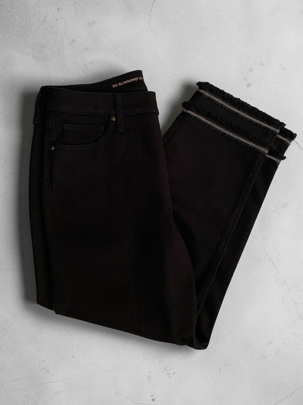 Chico's Black So Slimming Girlfriend Slim Leg Crop Pants Size 8